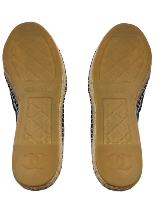 Chanel // Velvet CC Ballet Flat – VSP Consignment CHANEL NAVY BLUE / BLACK CC LOGO EMBROIDERED VELVET ESPADRILLE FLATS